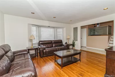 253 E Meadow Avenue, East Meadow, NY 11554 - Photo 4