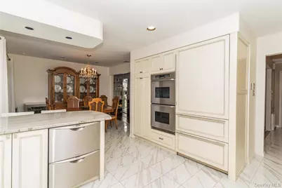 253 E Meadow Avenue, East Meadow, NY 11554 - Photo 6