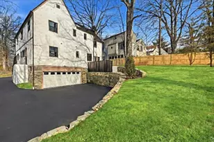 18 Lakeside Dr, New Rochelle, NY 10801 - Photo 38