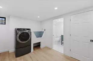 18 Lakeside Dr, New Rochelle, NY 10801 - Photo 34