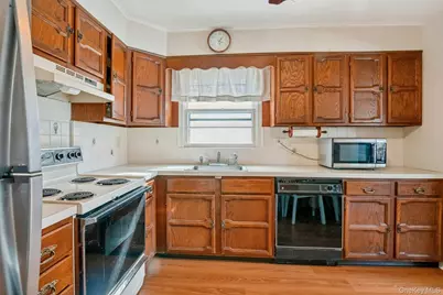 35 Lenox Avenue, Pleasantville, NY 10570 - Photo 14