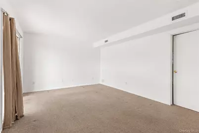 809 Canal Street, Lindenhurst, NY 11757 - Photo 18