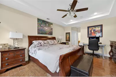 556 Pacing Way #556, Westbury, NY 11590 - Photo 12