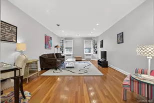 26 Hamilton Pl, Garden City, NY 11530 - Photo 4