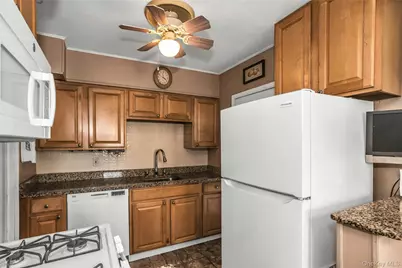 232 Ribbon Street, Franklin Square, NY 11010 - Photo 6