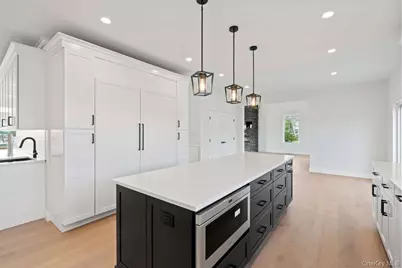 457 Pond Path, East Setauket, NY 11733 - Photo 10