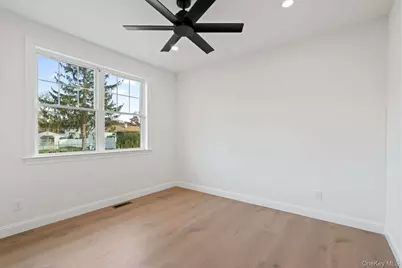 457 Pond Path, East Setauket, NY 11733 - Photo 14