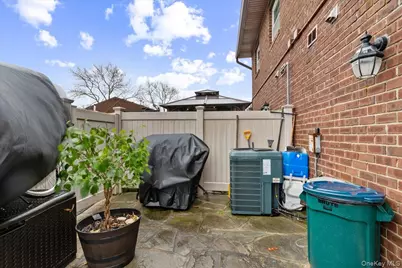 4 Raintree Court #4, Deer Park, NY 11729 - Photo 4