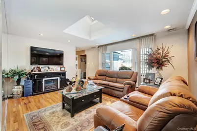 1 Stauber Drive, Plainview, NY 11803 - Photo 6