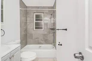 940 E 212th St, Bronx, NY 10469 - Photo 4