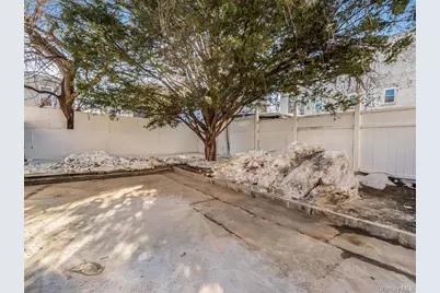 940 E 212th Street, Bronx, NY 10469 - Photo 16