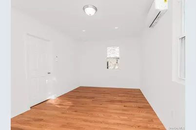 940 E 212th Street, Bronx, NY 10469 - Photo 12