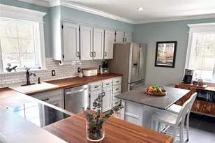 19 Walnut Dr, Shoreham, NY 11786 - Photo 12