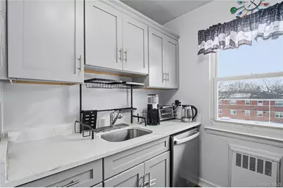 198-28 Pompeii Avenue #2, Hollis, NY 11423 - Photo 8