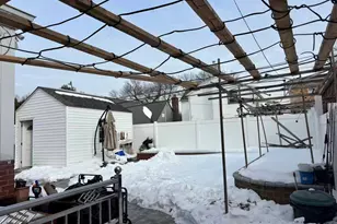 75-47 193rd St, Fresh Meadows, NY 11366 - Photo 24