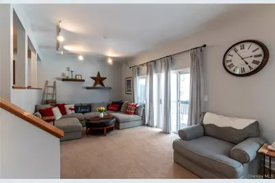 97 Village Green, Bardonia, NY 10954 - Photo 4