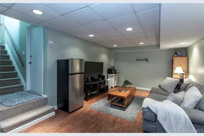 97 Village Green, Bardonia, NY 10954 - Photo 32