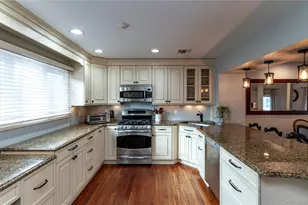 97 Village Green, Bardonia, NY 10954 - Photo 14