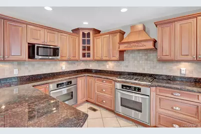 1315 Little Neck Avenue, North Bellmore, NY 11710 - Photo 18