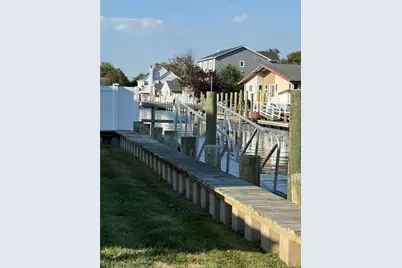 55 Lester Avenue, Freeport, NY 11520 - Photo 20