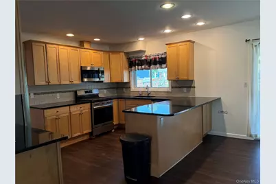 55 Lester Avenue, Freeport, NY 11520 - Photo 10