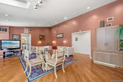 8 Pine Drive, Great Neck, NY 11021 - Photo 24