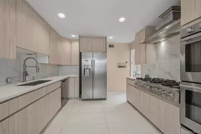 8 Pine Drive, Great Neck, NY 11021 - Photo 16