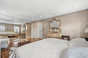 8 Pine Dr, Great Neck, NY 11021 - Photo 32