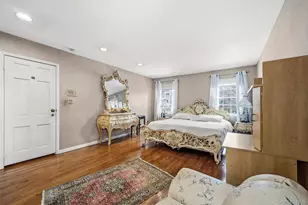 8 Pine Dr, Great Neck, NY 11021 - Photo 30