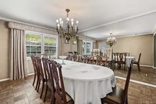 8 Pine Dr, Great Neck, NY 11021 - Photo 10