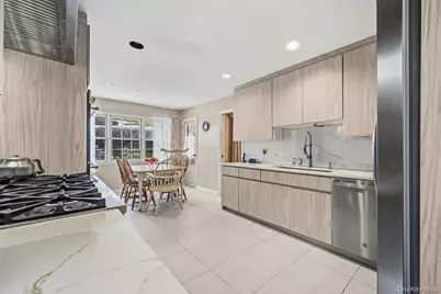 8 Pine Drive, Great Neck, NY 11021 - Photo 14