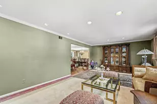 8 Pine Dr, Great Neck, NY 11021 - Photo 8