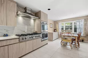 8 Pine Dr, Great Neck, NY 11021 - Photo 14