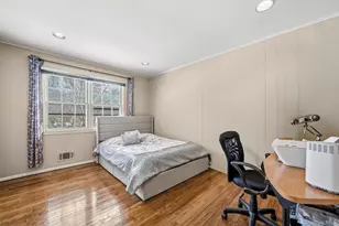 8 Pine Dr, Great Neck, NY 11021 - Photo 40