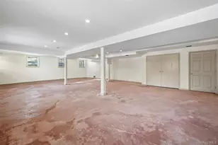 8 Pine Dr, Great Neck, NY 11021 - Photo 44