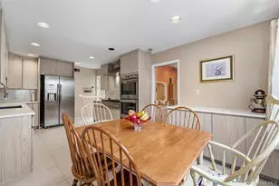 8 Pine Dr, Great Neck, NY 11021 - Photo 18