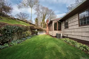 8 Pine Dr, Great Neck, NY 11021 - Photo 46