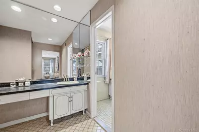 8 Pine Drive, Great Neck, NY 11021 - Photo 32