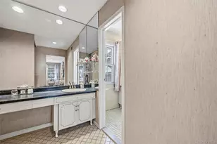 8 Pine Dr, Great Neck, NY 11021 - Photo 32