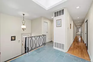 8 Pine Dr, Great Neck, NY 11021 - Photo 4