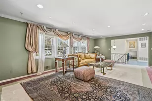 8 Pine Dr, Great Neck, NY 11021 - Photo 6