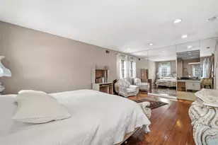 8 Pine Dr, Great Neck, NY 11021 - Photo 32