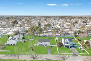 9 Meadow Ave, Medford, NY 11763 - Photo 4