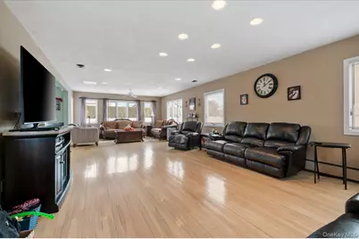 5 Lafayette Place, Massapequa, NY 11758 - Photo 8