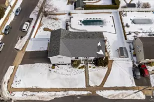 5 Lafayette Pl, Massapequa, NY 11758 - Photo 2