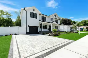 8 Allison Dr, Old Bethpage, NY 11804 - Photo 2