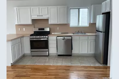 715 E Walnut Street #Upper, Long Beach, NY 11561 - Photo 2