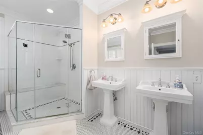 15 Crescent Court, Wading River, NY 11792 - Photo 20