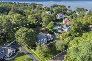 15 Crescent Ct, Wading River, NY 11792 - Photo 2