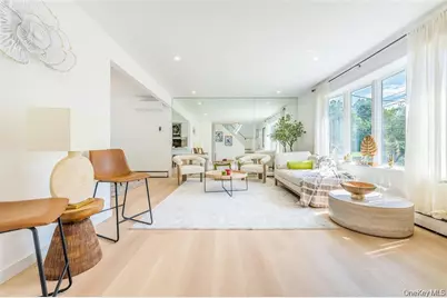 120 Glenwood Road, Glenwood Landing, NY 11547 - Photo 4